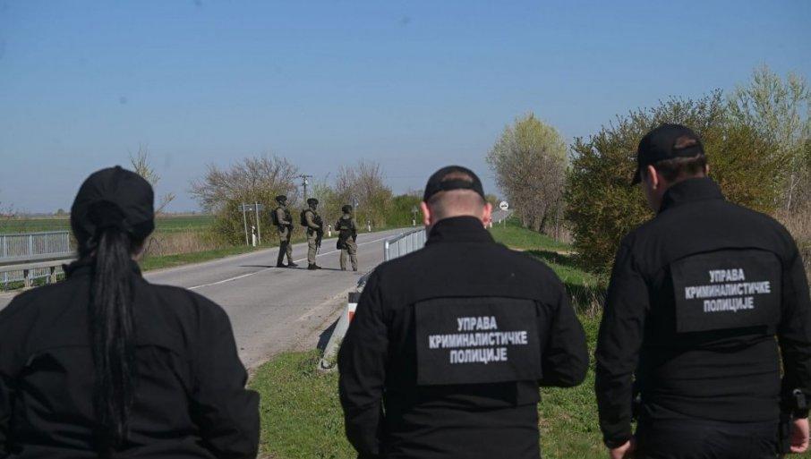 “pronadena-dva-crna-ranca-sa-oko-cetiri-kilograma-materije”:-oglasilo-se-tuzilastvo-o-eksplozivu-kod-gasovoda-u-kanjizi-(video) “pronadena-dva-crna-ranca-sa-oko-cetiri-kilograma-materije”:-oglasilo-se-tuzilastvo-o-eksplozivu-kod-gasovoda-u-kanjizi-(video)