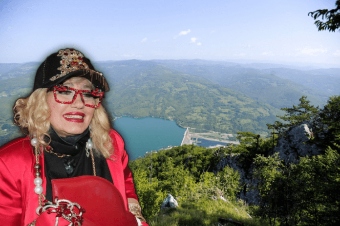 kraljica-nekretnina?-na-ovo-mesto-bezi-nada-topcagic!-a-tek-da-vidite-ko-joj-dolazi-u-posete!-(foto)