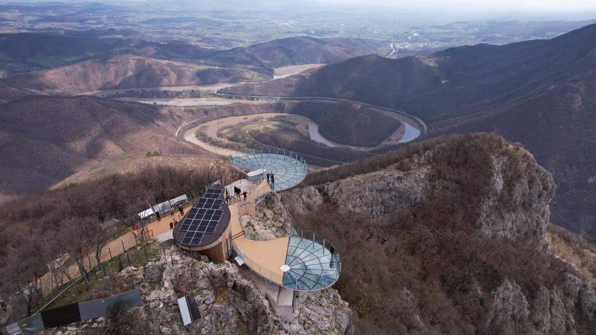 vidikovac-na-kablaru-–-stakleno-cudo-srbije-pogledajte-nestvaran-pogled,-brnabic:-upotrebna-dozvola-ocekuje-se-za-mesec-dana-(foto) vidikovac-na-kablaru-–-stakleno-cudo-srbije-pogledajte-nestvaran-pogled,-brnabic:-upotrebna-dozvola-ocekuje-se-za-mesec-dana-(foto)