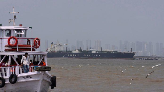 zasto-je-ormuski-moreuz-–-kljucna-tacka-za-naftu-na-bliskom-istoku-–-toliko-vazan-za-svet:-analiticari-posebno-upozoravaju-na-jednu-stvar