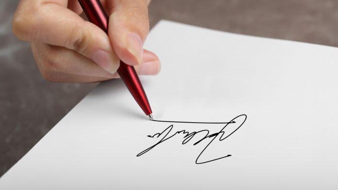 ljudi-koji-i-dalje-pisu-vazne-stvari-u-svesci-imaju-tajnu-prednost-u-zivotu:-psiholozi-objasnjavaju-kako-njihov-mozak-funkcionise