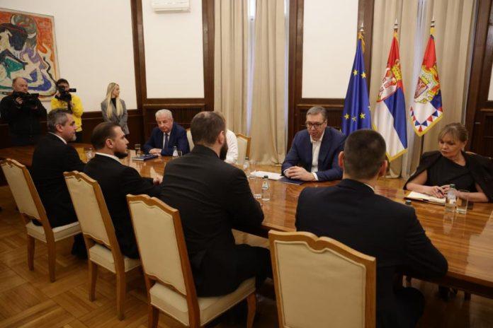 vucic-sutra-nastavlja-konsultacije-sa-strankama-na-andricev-venac-dolazi-pups-i-mi-–-glas-iz-naroda