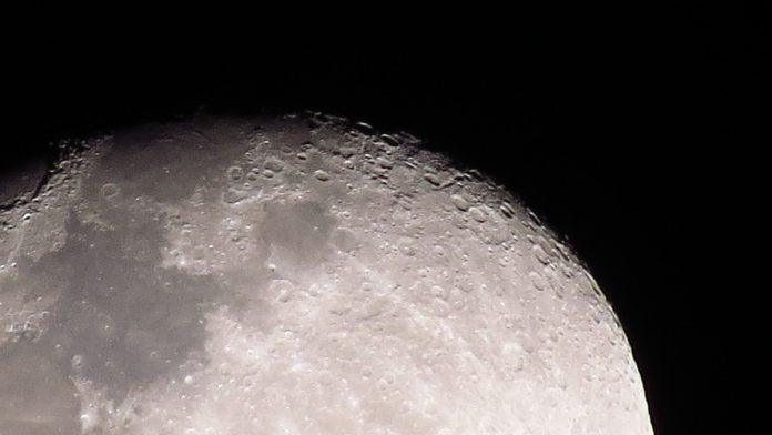 objavljene-zapanjujuce-slike-sa-meseca,-a-onda-se-oglasio-strucnjak:-naucne-ili-fotografije-sa-odmora?