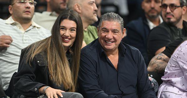 cerka-miska-raznatovica-upisala-harvard,-pa-podelila-njegovu-reakciju:-vidite-delove-mog-zivota-koje-biram-da-podelim-/foto/ cerka-miska-raznatovica-upisala-harvard,-pa-podelila-njegovu-reakciju:-vidite-delove-mog-zivota-koje-biram-da-podelim-/foto/