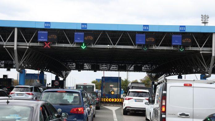 srbe-bas-na-veliki-petak-ceka-tektonska-promena-na-granicama-rigorozno-pravilo-za-ulazak-u-eu-pocinje-da-vazi-non-stop:-jedna-caka-moze-vas-spasiti-paklenih-kolona