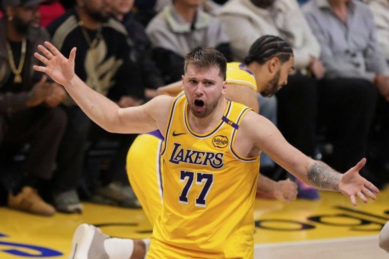 sok!-luka-doncic-se-vraca-u-evropu-–-lejkersi-su-pristali-na-sve! sok!-luka-doncic-se-vraca-u-evropu-–-lejkersi-su-pristali-na-sve!