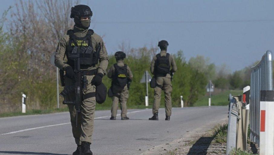 sto-je-mnogo,-mnogo-je! sto-je-mnogo,-mnogo-je!