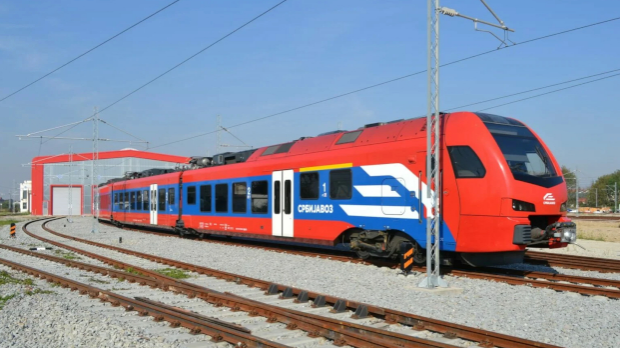 “Србијавоз”:-Грешка-машиновође-узрок-исклизнућа-воза-на-станици-Ловћенац-Мали-Иђош