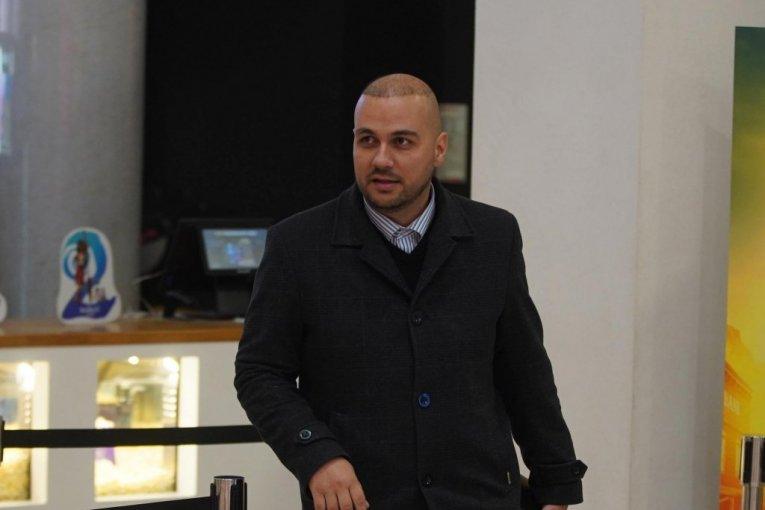 “otisao-sam-da-se-umijem-i-video-svoju-kosu-u-rukama!”-ispovest-naseg-pevaca-jezi-do-kostiju,-niko-nije-video-kroz-sta-prolazi! “otisao-sam-da-se-umijem-i-video-svoju-kosu-u-rukama!”-ispovest-naseg-pevaca-jezi-do-kostiju,-niko-nije-video-kroz-sta-prolazi!