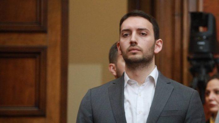 smeje-mu-se-cela-srbija!-ovo-je-pavle-grbovic-lupio-o-spricevima-i-braunilama-iz-rektorata-(video)