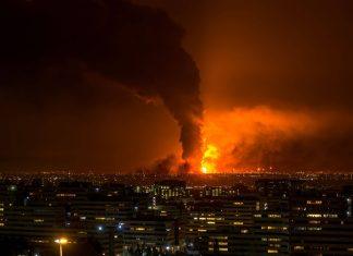 “UZMITE HRANU, VODU I LEKOVE I BEŽITE U SKLONIŠTA!” Zemlje Bliskog istoka masovno šalju upozorenja građanima, uskoro ističe Trampov ULTIMATUM, Iran zapretio osvetom ako SAD napadnu: “Bićemo brzi i efikasni” (FOTO, VIDEO) “uzmite-hranu,-vodu-i-lekove-i-bezite-u-sklonista!”-zemlje-bliskog-istoka-masovno-salju-upozorenja-gradanima,-uskoro-istice-trampov-ultimatum,-iran-zapretio-osvetom-ako-sad-napadnu:-“bicemo-brzi-i-efikasni”-(foto,-video)