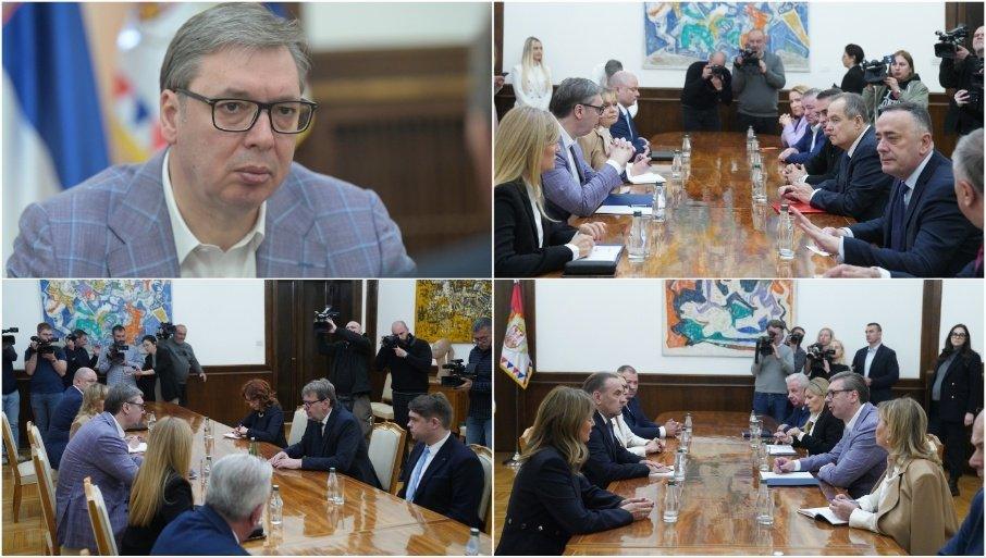 predsednik-zavrsio-konsultacije:-vucic-razgovarao-sa-predstavnicima-tri-stranke-(foto) predsednik-zavrsio-konsultacije:-vucic-razgovarao-sa-predstavnicima-tri-stranke-(foto)