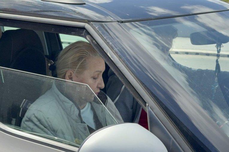 drama-vesne-zmijanac-nakon-lecenja:-pogledajte-u-kakvom-je-stanju-pevacica,-napravila-nevideni-haos!-(video) drama-vesne-zmijanac-nakon-lecenja:-pogledajte-u-kakvom-je-stanju-pevacica,-napravila-nevideni-haos!-(video)