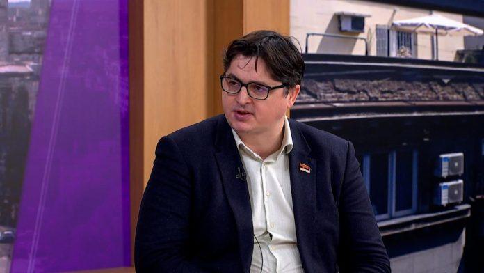 revolucijom-hoce-da-uniste-srbiju!-mrdic-o-blokaderima:-nije-njima-do-izbora-–-oni-deluju-protiv-interesa-drzave!