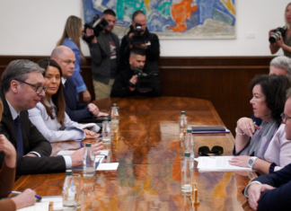 Вучић се састао са Карен Пирс; потписан уговор између РФЗО-а и Астра-Зенеке Вучић-се-састао-са-Карен-Пирс;-потписан-уговор-између-РФЗО-а-и-Астра-Зенеке