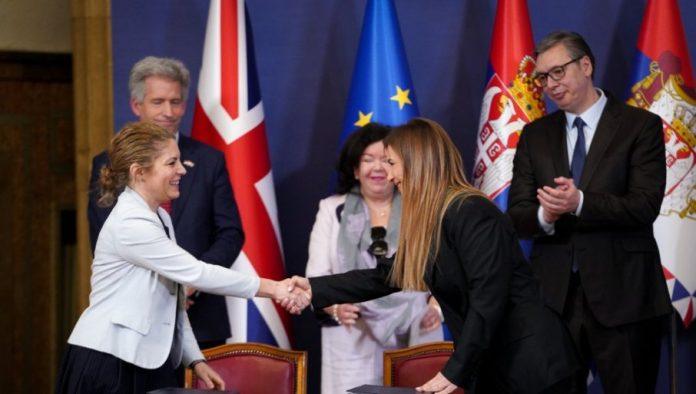 veliki-dan-za-nasu-zemlju:-potpisan-ugovor-izmedu-rfzo-i-“astrazenece”-o-novim-inovativnim-lekovima