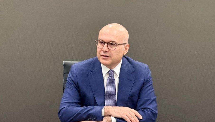 brutalna-poruka-vucevica:-vlada-je-pala-zbog-tuce,-politicari-dokic-i-sinani-bez-trunke-saosecanja-za-stradalu-devojku! brutalna-poruka-vucevica:-vlada-je-pala-zbog-tuce,-politicari-dokic-i-sinani-bez-trunke-saosecanja-za-stradalu-devojku!