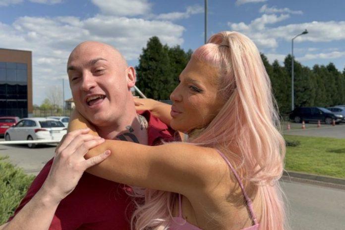 drama-u-simanovcima-–-karleusa-zaskocila-desingericu,-reper-hitno-pozvao-zenu:-kuka-na-sav-glas,-mora-neveni-da-objasni-sta-se-desilo!-(video)