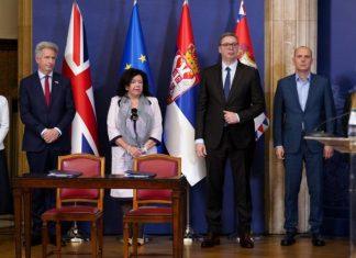 “USPELI SMO DA OBEZBEDIMO NAJBOLjE I NAJSKUPLjE LEKOVE NA SVETU Vučić ponosan: Produžićemo život hiljadama ljudi “uspeli-smo-da-obezbedimo-najbolje-i-najskuplje-lekove-na-svetu-vucic-ponosan:-produzicemo-zivot-hiljadama-ljudi