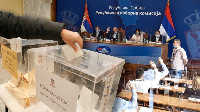 “moramo-biti-spremni-ako-se-raspisu-predsednicki-ili-parlamentarni-izbori”-clanovi-rik-a-usvojili-odluke-o-nabavci-glasackih-kutija,-uv-lampi-i-sprejeva