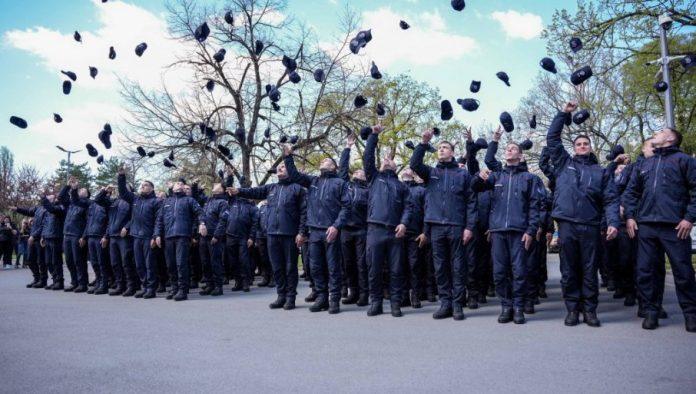 spremni-da-stanu-tamo-gde-je-najteze:-ivica-dacic-na-promociji-19.-klase-osnovne-obuke-vatrogasno-spasilackih-jedinica,-primljeno-157-novih