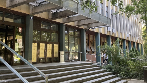 Одређен-притвор-мушкарцу-осумњиченом-да-је-током-потере-пуцао-на-полицију