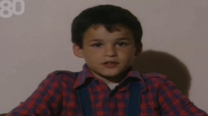 “mama,-jel’-ti-mene-znas?-ti-si-mene-rodila-i-–-ostavila”:-ispovest-malog-borisa-(9)-iz-doma-za-nezbrinutu-decu-kida-dusu:-“dodi-mi,-volim-te!”-video