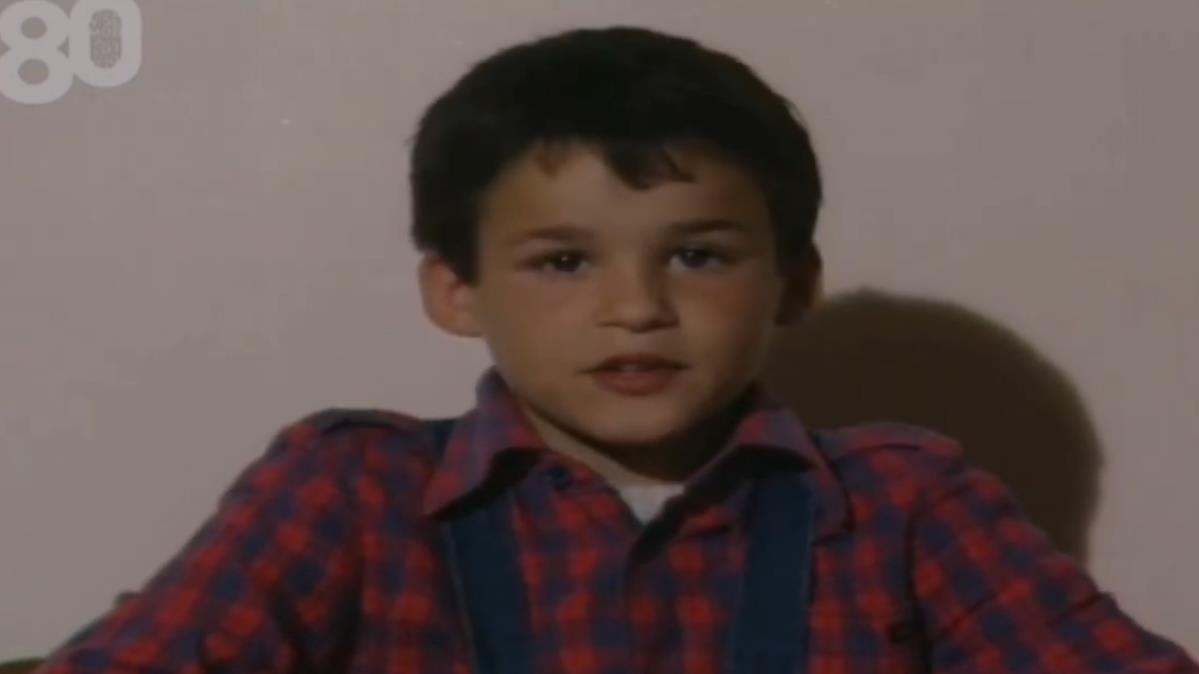 “mama,-jel’-ti-mene-znas?-ti-si-mene-rodila-i-–-ostavila”:-ispovest-malog-borisa-(9)-iz-doma-za-nezbrinutu-decu-kida-dusu:-“dodi-mi,-volim-te!”-video “mama,-jel’-ti-mene-znas?-ti-si-mene-rodila-i-–-ostavila”:-ispovest-malog-borisa-(9)-iz-doma-za-nezbrinutu-decu-kida-dusu:-“dodi-mi,-volim-te!”-video