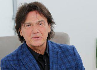 ZDRAVKO ČOLIĆ DOBIO DIPLOMATSKI PASOŠ BOSNE I HERCEGOVINE Ministar spoljnih poslova mu uručio dokument: “Priznanje za izuzetan doprinos kulturi” zdravko-colic-dobio-diplomatski-pasos-bosne-i-hercegovine-ministar-spoljnih-poslova-mu-urucio-dokument:-“priznanje-za-izuzetan-doprinos-kulturi”