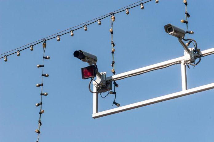 oprez-za-vozace!-kamere-vas-snimaju-bez-zaustavljanja-–-evo-gde-su-“najkriticnije-tacke”-u-sremu-i-koje-prekrsaje-prate