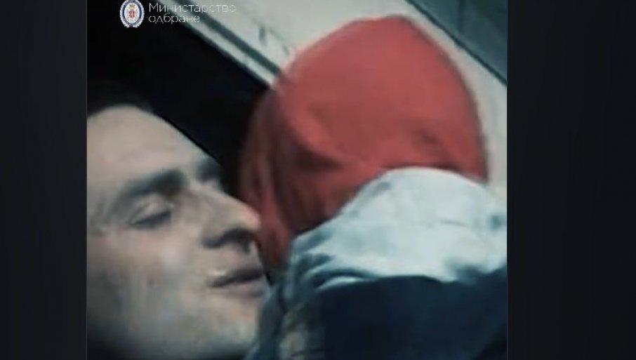 suze-krecu-same:-ovo-je-prica-o-junacima-sa-kosara-(video) suze-krecu-same:-ovo-je-prica-o-junacima-sa-kosara-(video)