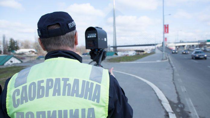 policajcu-ponudio-novac-da-mu-ne-pise-prekrsajni-nalog-uhapsen-muskarac-iz-aleksandrovca-zbog-davanja-mita