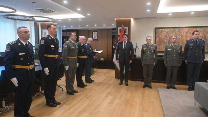 ministar-gasic-urucio-ukaze-o-unapredenjima-i-postavljenjima-na-nove-duznosti-u-vojsci-srbije