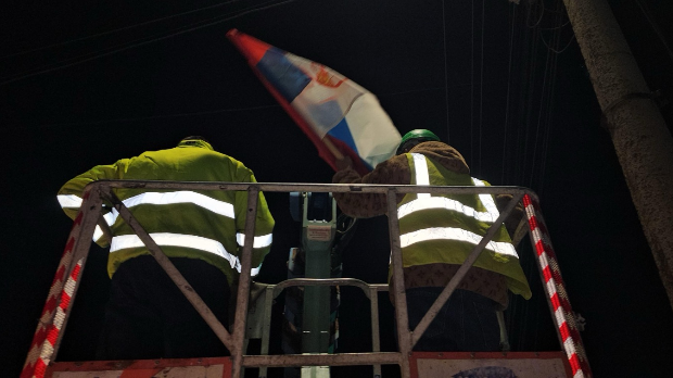 Заставе-Србије-уочи-Васкрса-уклоњене-из-централне-улице-у-Грачаници