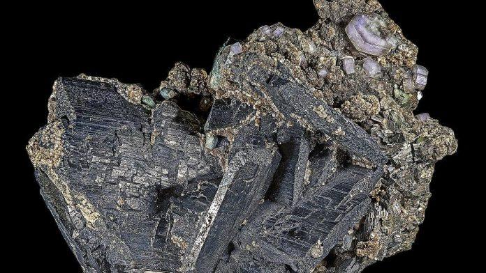 metal-vazan-za-oruzje-i-industriju-dramaticno-poskupljuje:-evropa-u-sve-vecem-riziku