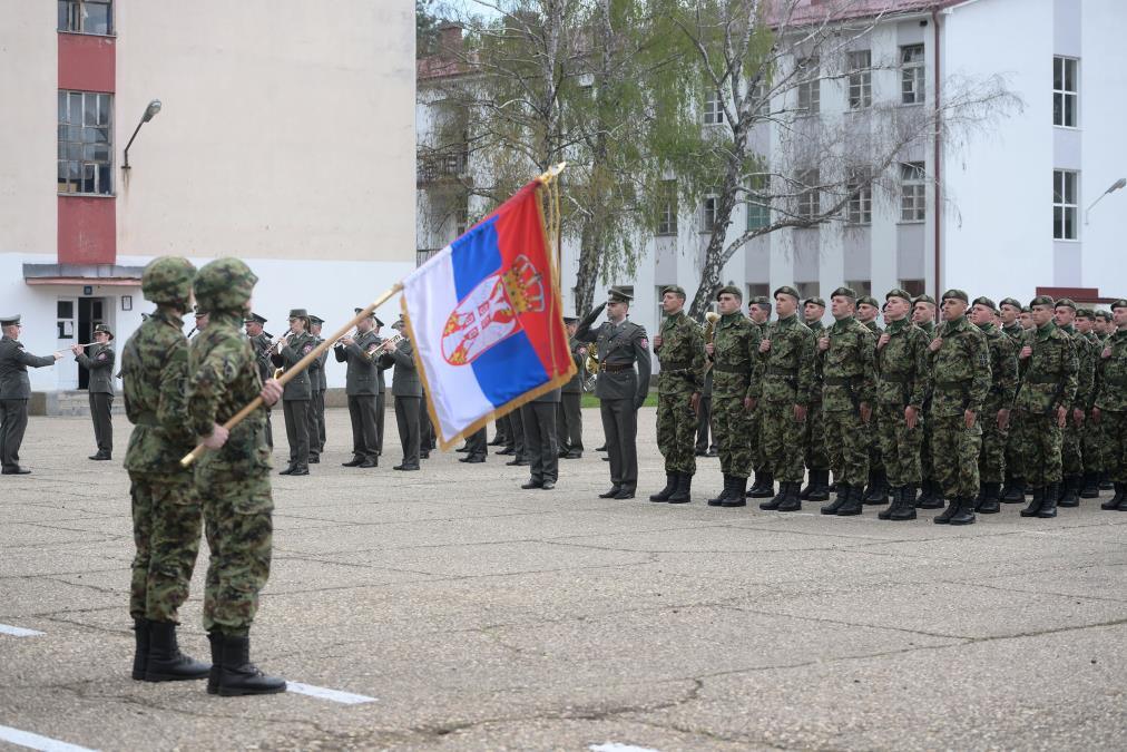 kandidati-za-podoficire-vojske-srbije-polozili-zakletvu!-general-zlatkovic:-“pred-vama-su-izazovi-koji-ce-vas-oblikovati-kao-vojnike,-ali-i-kao-buduce-vode” kandidati-za-podoficire-vojske-srbije-polozili-zakletvu!-general-zlatkovic:-“pred-vama-su-izazovi-koji-ce-vas-oblikovati-kao-vojnike,-ali-i-kao-buduce-vode”