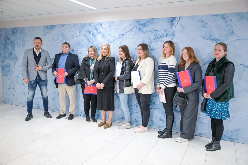 masovni-povratak-lekara-u-srbiju:-medicinari-napustaju-nemacku,-austriju,-cesku,-norvesku-–-evo-sta-je-presudilo masovni-povratak-lekara-u-srbiju:-medicinari-napustaju-nemacku,-austriju,-cesku,-norvesku-–-evo-sta-je-presudilo