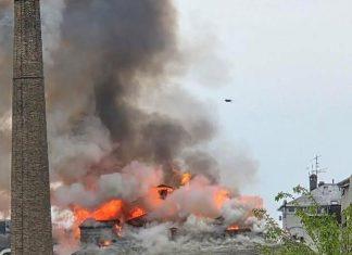 (FOTO, VIDEO) GORI ZGRADA STAROG MLINA U OBRENOVCU! Vatra guta “krov” i širi se velikom brzinom (foto,-video)-gori-zgrada-starog-mlina-u-obrenovcu!-vatra-guta-“krov”-i-siri-se-velikom-brzinom