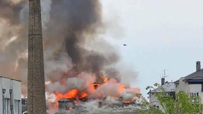 (foto,-video)-gori-zgrada-starog-mlina-u-obrenovcu!-vatra-guta-“krov”-i-siri-se-velikom-brzinom