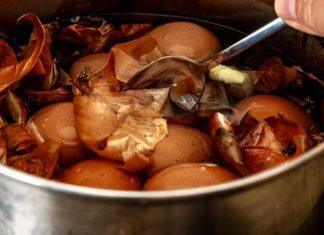 SPASITE ŠERPE POSLE FARBANjA JAJA: Trik skida najtvrdokorniju boju za pet minuta spasite-serpe-posle-farbanja-jaja:-trik-skida-najtvrdokorniju-boju-za-pet-minuta