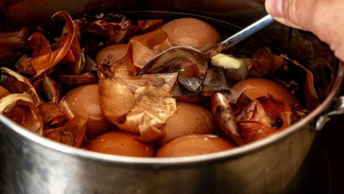 spasite-serpe-posle-farbanja-jaja:-trik-skida-najtvrdokorniju-boju-za-pet-minuta