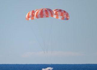 POSADA MISIJE “ARTEMIS II” STIGLA NA ZEMLJU! Kraj istorijskog leta oko MESECA: Astronauti se padobranima bezbedno spustili u Tihi okean, dočekali ih tim NASA i američka vojska (FOTO, VIDEO) posada-misije-“artemis-ii”-stigla-na-zemlju!-kraj-istorijskog-leta-oko-meseca:-astronauti-se-padobranima-bezbedno-spustili-u-tihi-okean,-docekali-ih-tim-nasa-i-americka-vojska-(foto,-video)