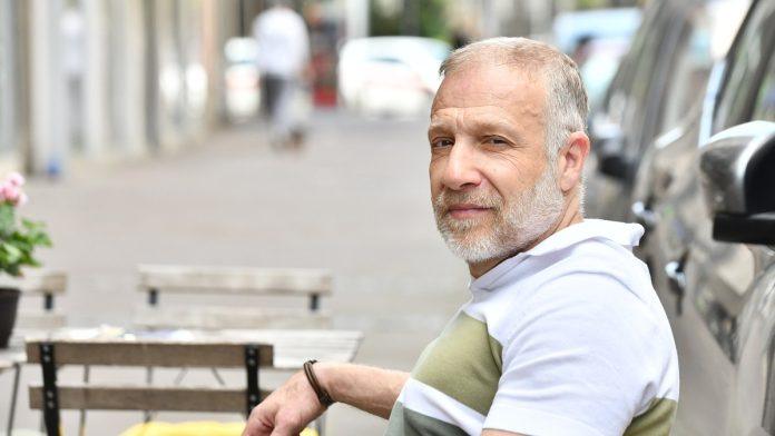 u-53.-godini-mu-trbusnjaci-samo-pucaju-ovo-je-dijeta-milana-kalinica-koja-provereno-radi:-jedna-namirnica-ne-sme-da-se-zaobide