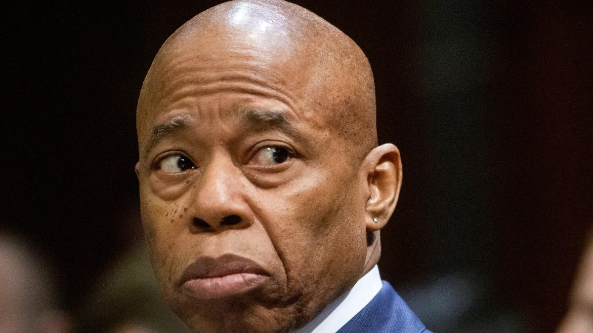 erik-adams-postao-albanac-bivsi-gradonacelnik-njujorka-dobio-albansko-drzavljanstvo-i-pasos erik-adams-postao-albanac-bivsi-gradonacelnik-njujorka-dobio-albansko-drzavljanstvo-i-pasos