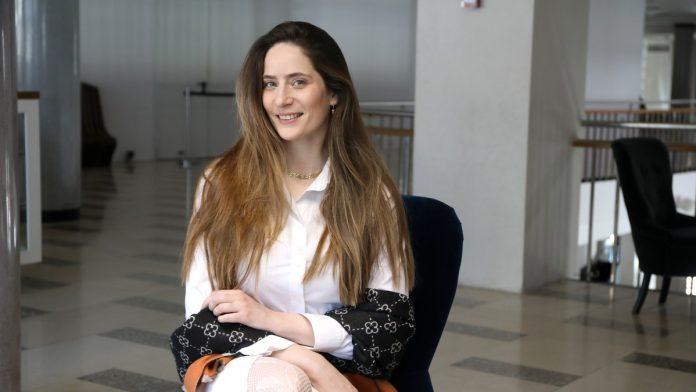 “milos-bikovic-je-topao-i-pazljiv”-marija-bergam-o-kolegi,-porodici-i-predstavi-koja-je-skinuta-sa-repertoara:-“bolje-je-da-o-tome-ne-govorim,-svima-je-zao”