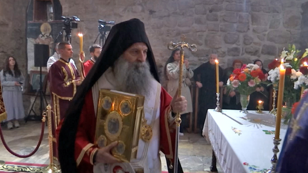 Патријарх-Порфирије-служио-свету-литургију-на-Велику-суботу-у-Пећкој-патријаршији