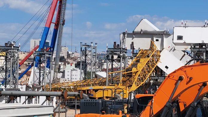 nalozeno-vestacenje-zbog-pada-krana-gradiliste-kod-brankovog-mosta-zatvoreno-zbog-procene-opasnosti