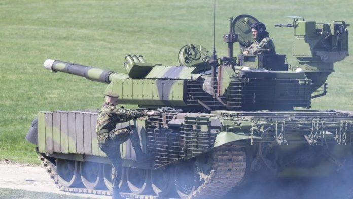 pogledajte-vezbu-oklopnih-jedinica:-gadanja-iz-modernizovanih-tenkova-(foto)
