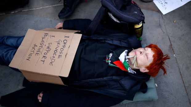 Протест-“Палестинске-акције”-у-Лондону,-интервенције-полиције-и-масовна-хапшења