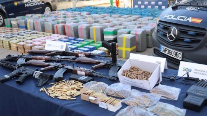 (video)-rekordna-zaplena-droge-u-spaniji,-uhapsena-trojica-srba!-svercovali-kokain-vredan-130-miliona-evra:-policija-pronasla-“kalasnjikove”,-pistolje…